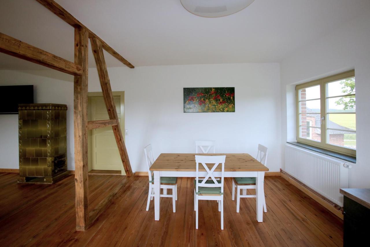 Bahnhof Hohen Mistorf Apartment Exterior photo